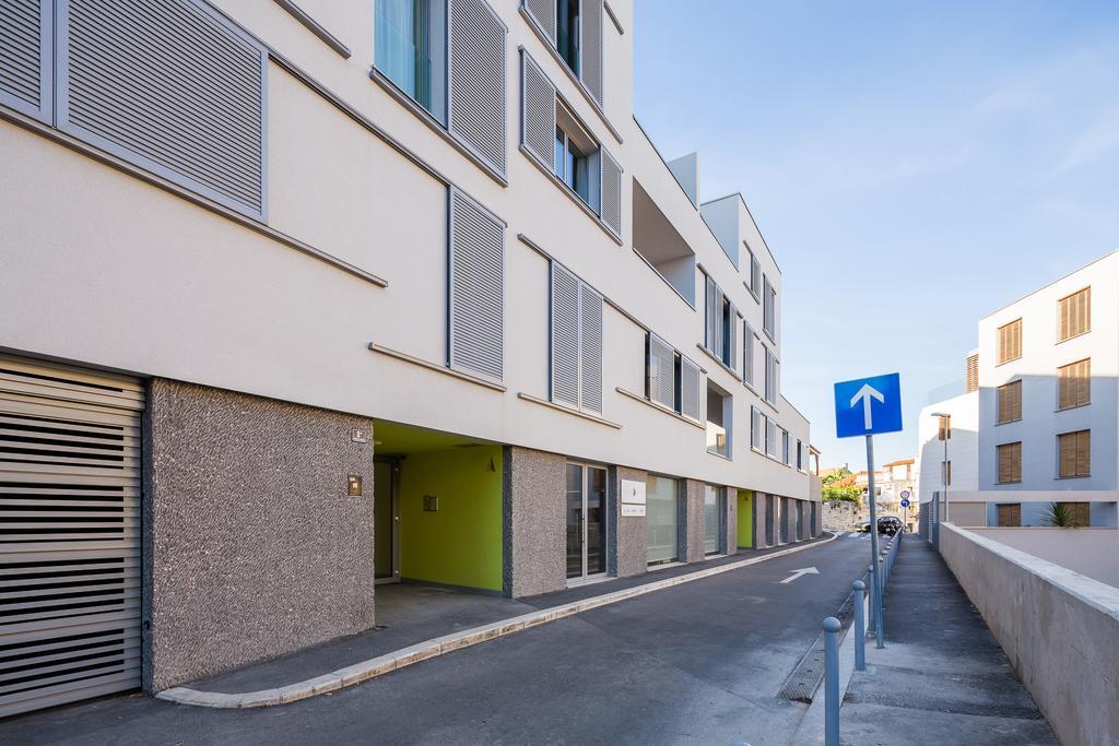 Apartment Vjera - Garage And Elevator Split Exterior photo